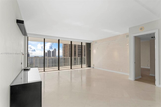 Building Photo - 19500 Turnberry Way