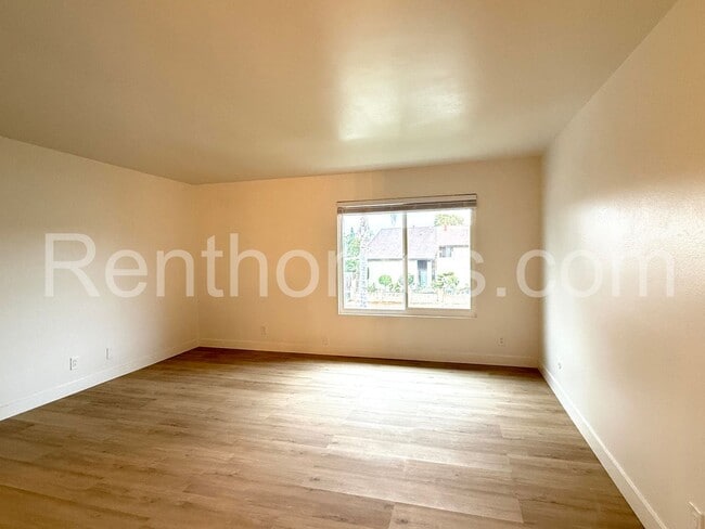 Building Photo - 9342 Twin Mountain Cir