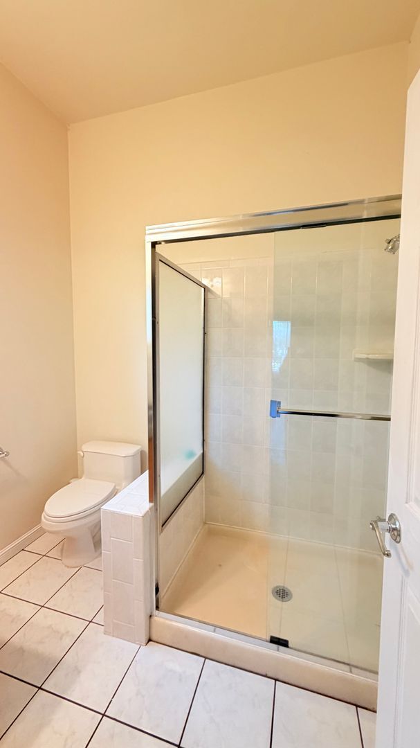 Building Photo - 738 Palmera Ct