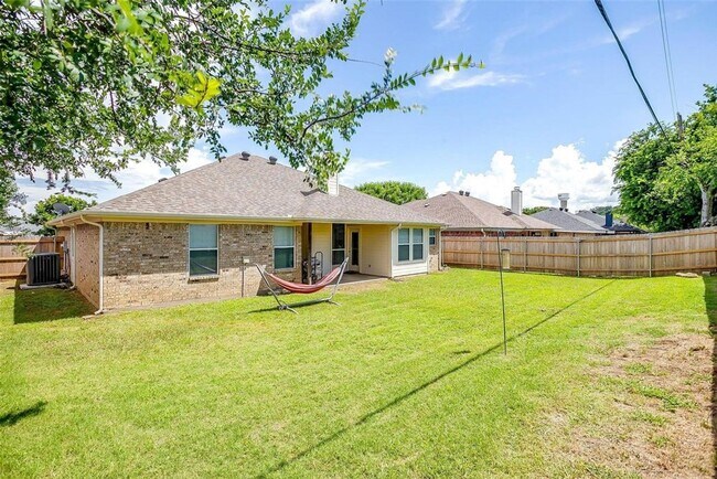 Building Photo - 578 Tanglewood Dr