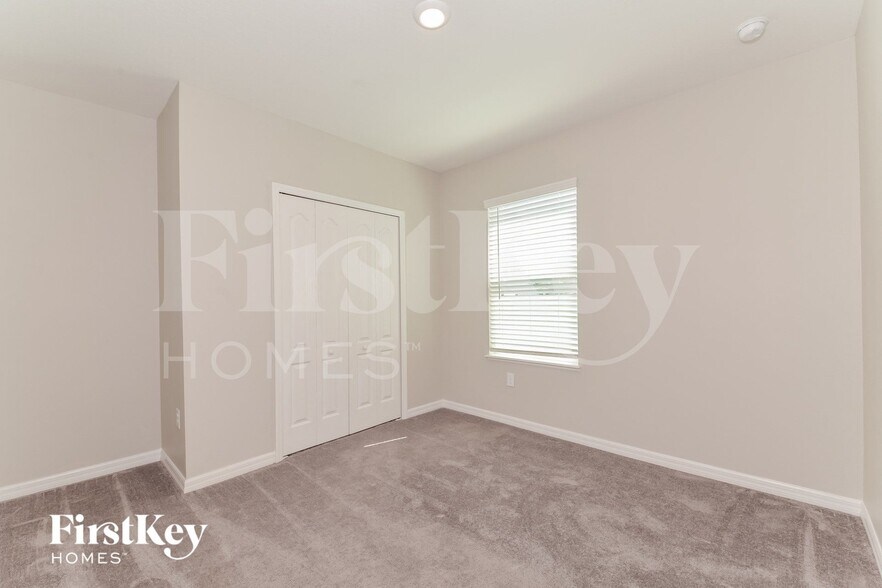 Building Photo - 4526 Birdsong Dr