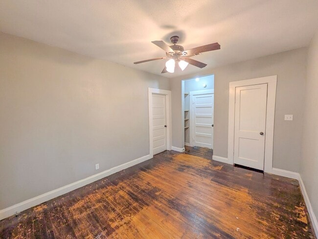 Building Photo - 1102 Dallas St