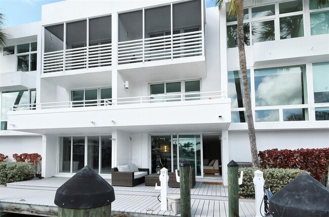 Building Photo - 922 Blvd of the Arts
