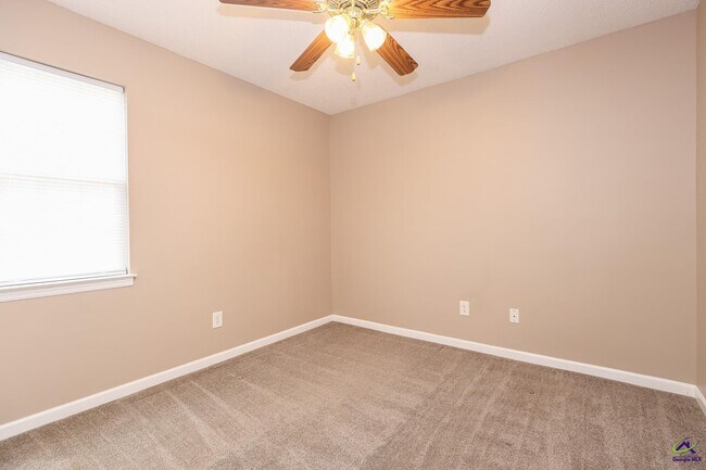 Building Photo - 103 Lions Gate