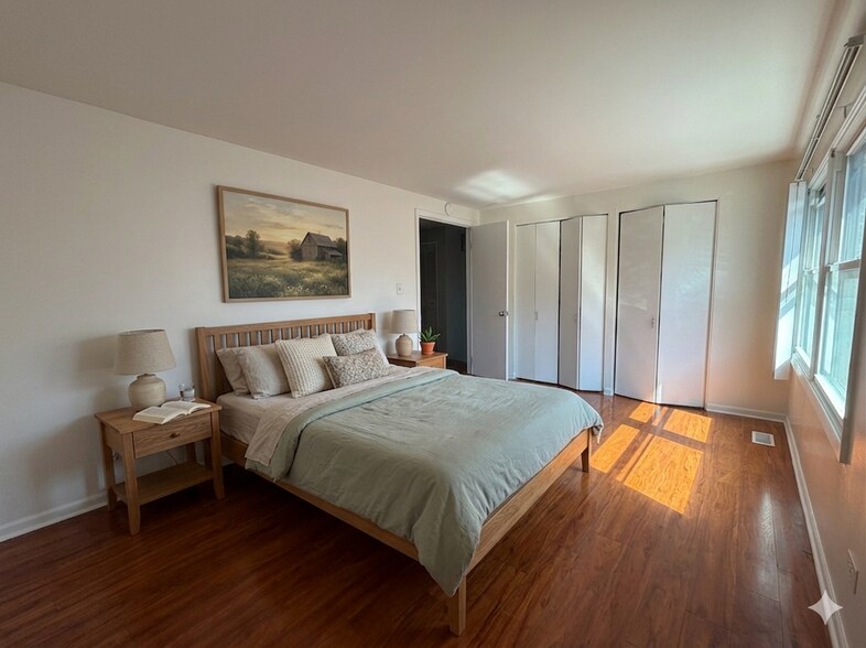 Building Photo - 1945 Hancock Dr