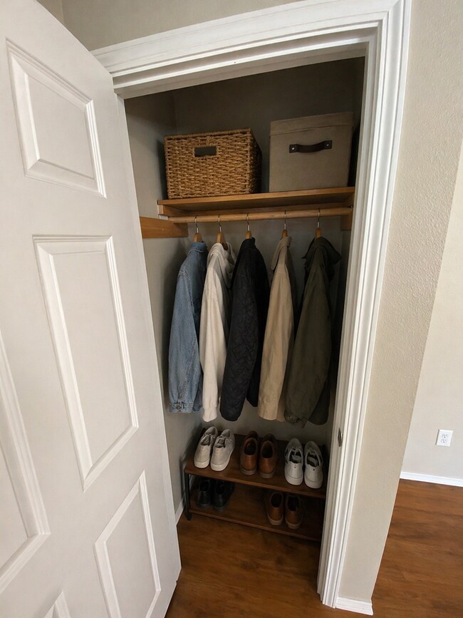 Building Photo - Hug3413(CWP)