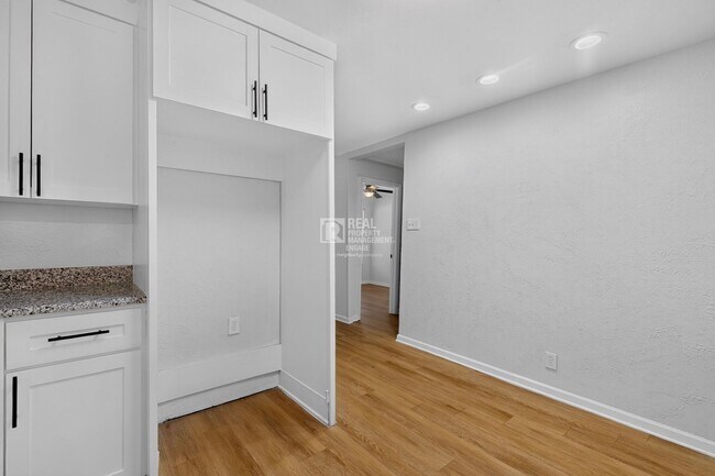 Building Photo - 1809 W Sanford St