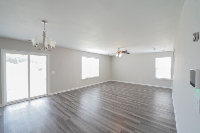 Building Photo - Coming Available!