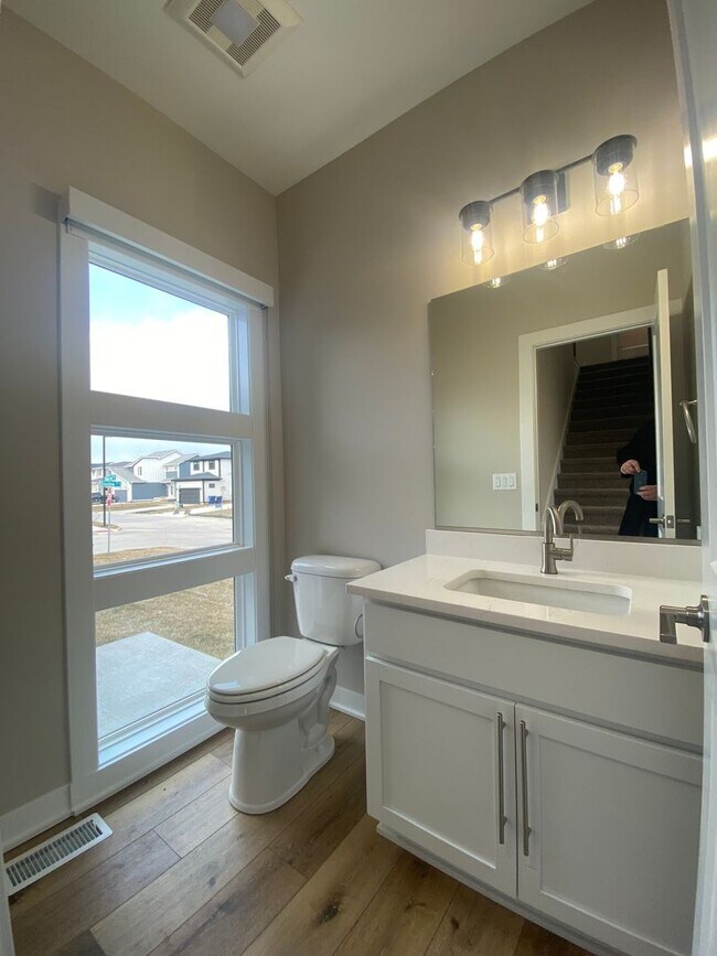 Building Photo - Luxury Newer Construction Home!