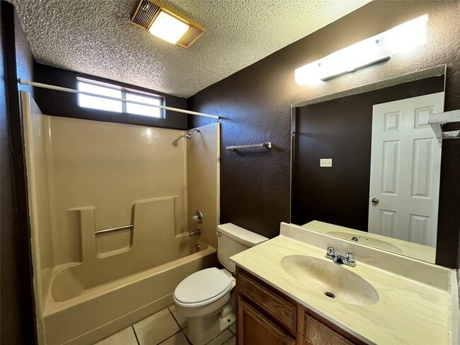 Building Photo - 524 Strata Dr