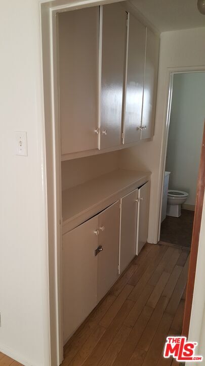 Building Photo - 939 N Stanley Ave