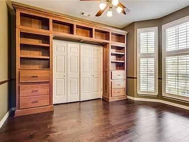 Primary Photo - 3621 Roxbury Ln