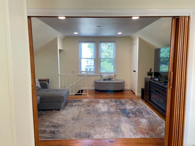 Primary Photo - 93 Lafayette St