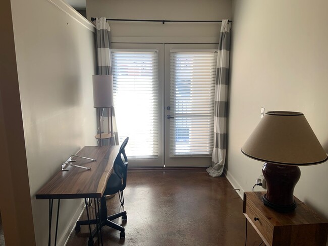 Building Photo - Fully Furnished Midtown Nashville Apartment