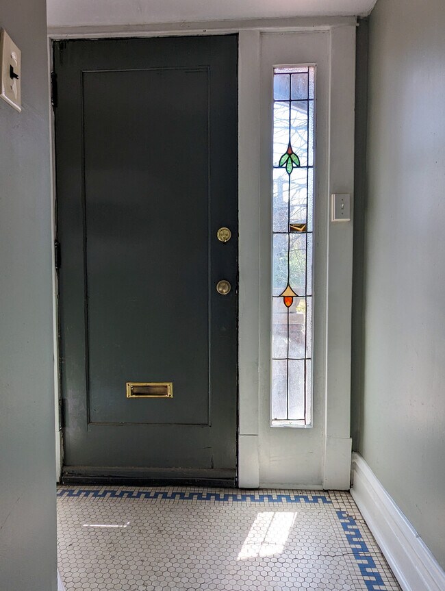 Front Entry - 4547 Shenandoah Ave