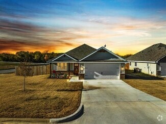 Building Photo - 136 Johnson Ln
