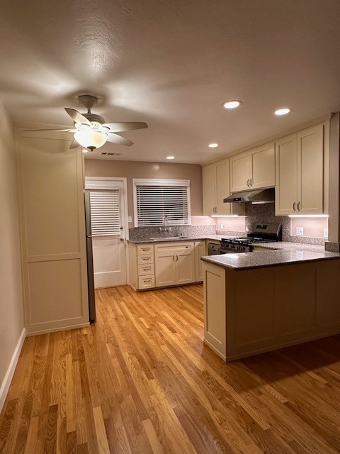 Kitchen - 725 Laurel St