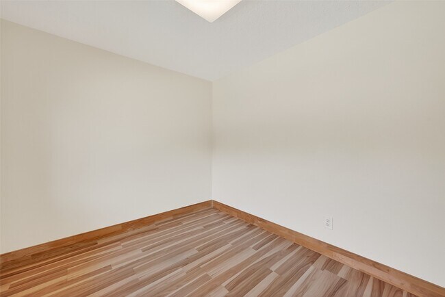 Building Photo - 16117 Singapore Ln