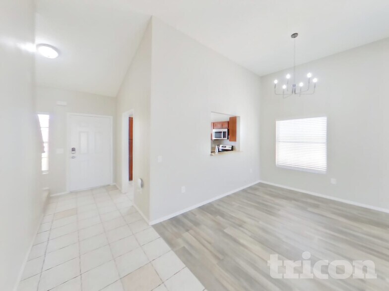 Building Photo - 6842 N 78th Ave