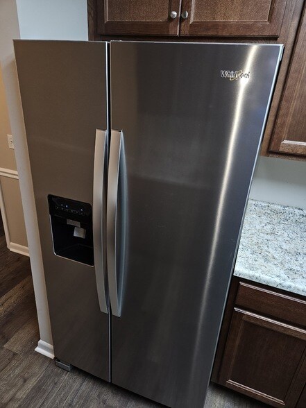 Building Photo - 101 Edgewood Dr