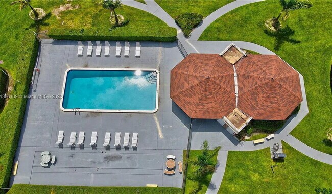 Building Photo - Spacious 1BR, 1BA Master Suite, Gem in Boca Raton – 1,170 sq ft of Comfort & Style! - Looking for...