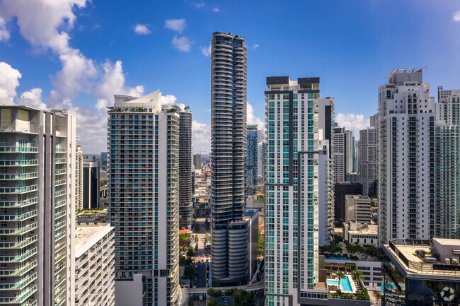 Building Photo - Brickell Flatiron