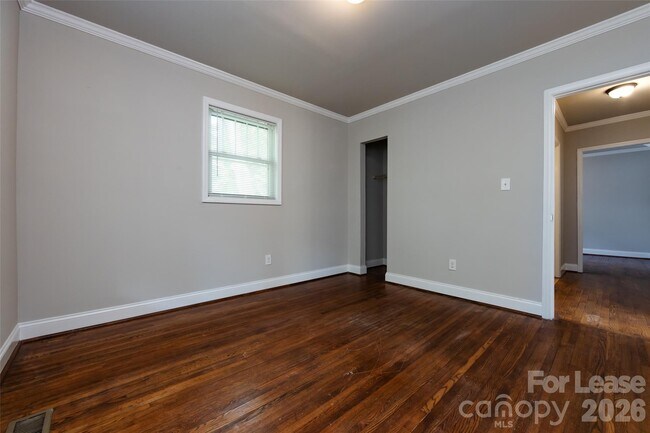 Building Photo - 1225 Kennon St