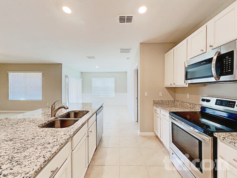 Building Photo - 3744 Moonflower Ln