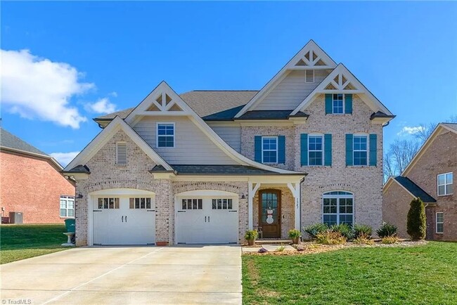 Building Photo - Executive home in popular Lewisville
