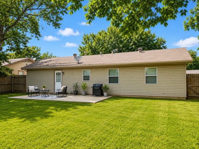 Building Photo - 512 Himes Dr