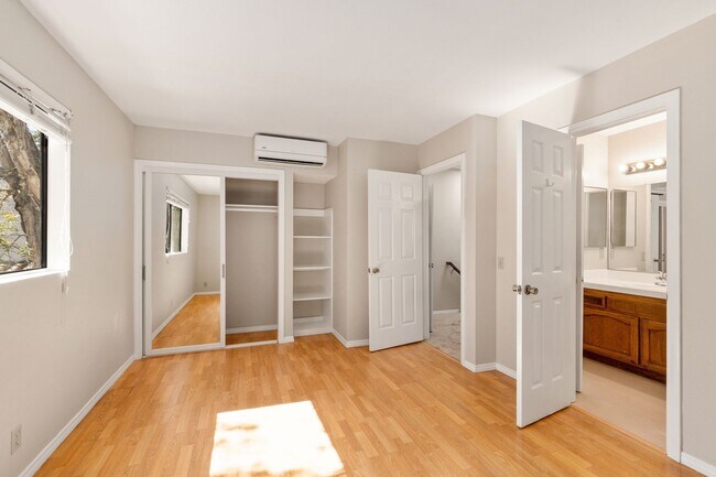 Building Photo - "Coming Soon" Awesome corner 2 Bedroom 2 Bath Townhome with large private patio (AC/Pool/Gated Pa...