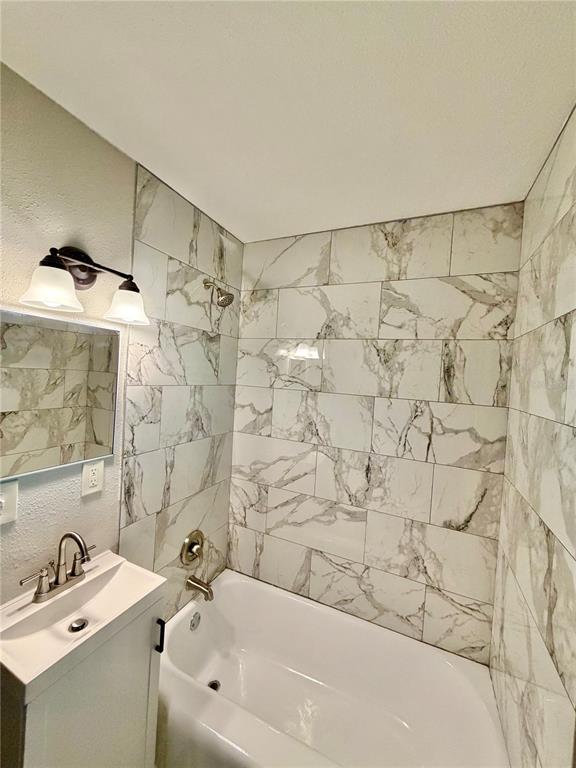 Building Photo - 1017 W Blann Dr