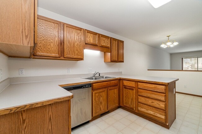 Building Photo - Morning Dawn Dr - Ranch Duplex