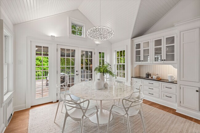 Building Photo - 945 Oenoke Ridge