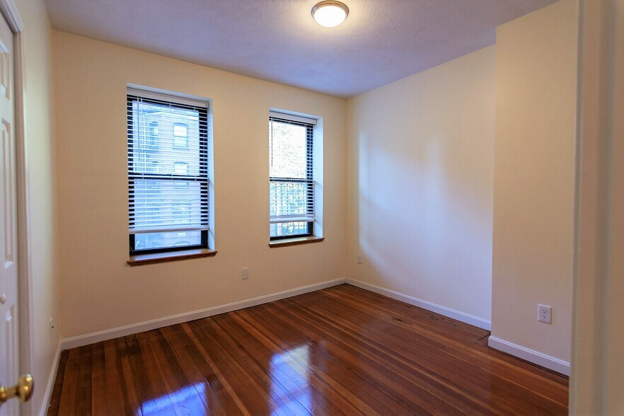 Building Photo - 59 Hemenway St