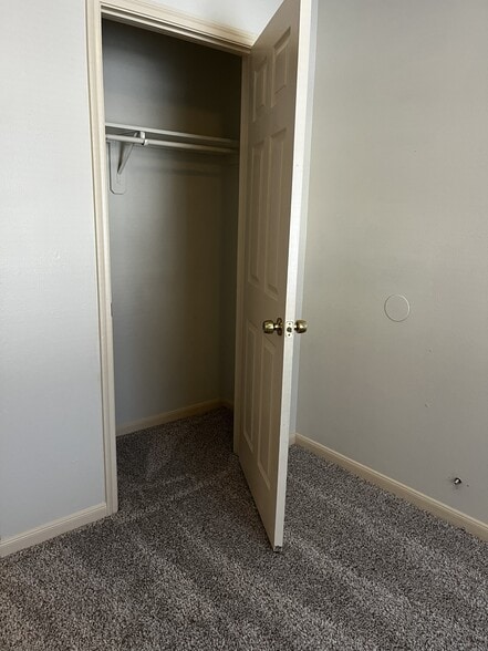 bed room 2 closet - 11807 Chetman Dr