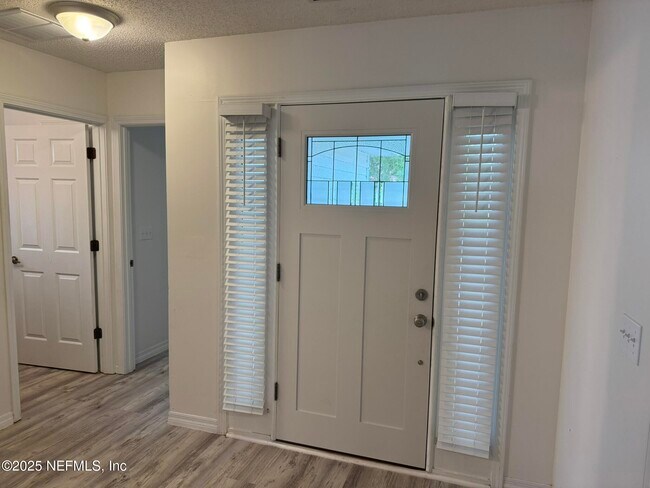 Building Photo - 96676 Commodore Point Dr