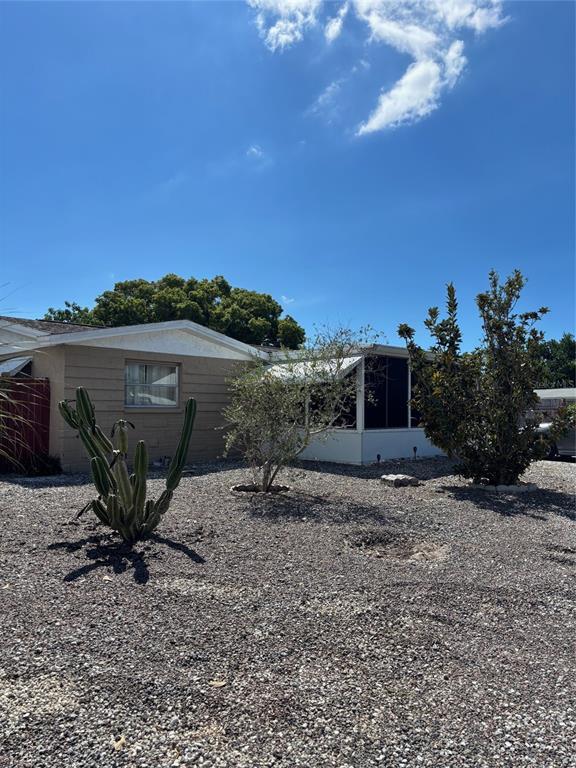 Building Photo - 4004 Cluster Dr