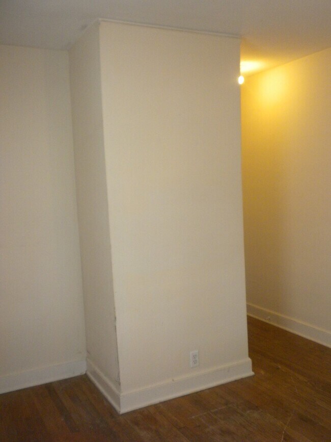 Building Photo - 1414 Anthony St