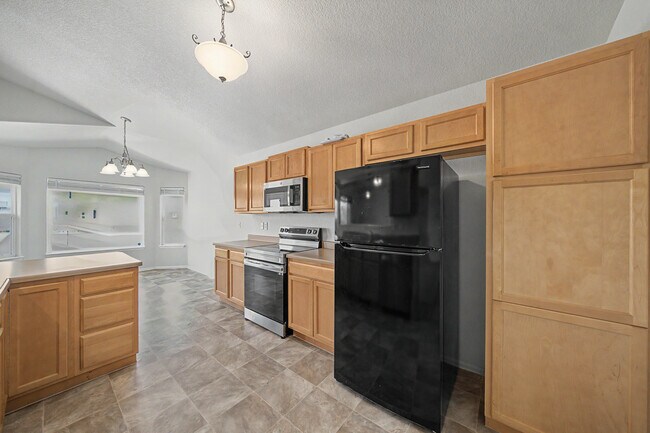 Building Photo - 6260 Roundup Butte St