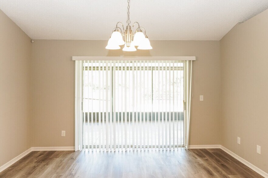 Building Photo - 1917 Excalibur Dr