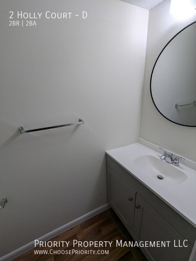 Building Photo - 2 Holly Ct