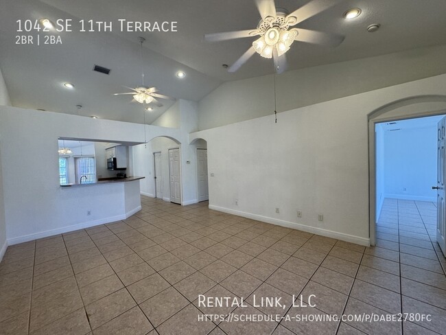 Building Photo - 1042 SE 11th Terrace
