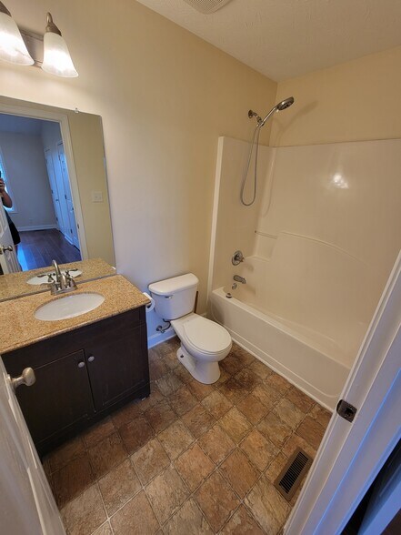 master bath - 11665 Julien Rd