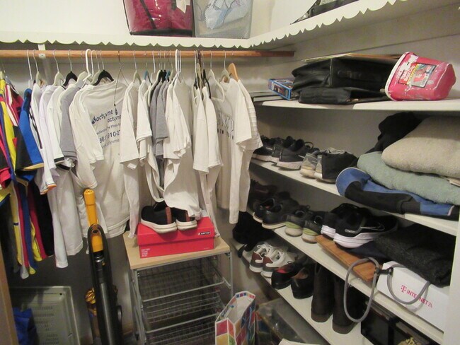 Building Photo - 22605 SW 66th Ave