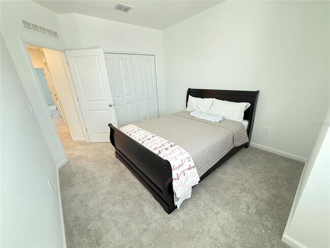 Building Photo - 2611 Skyline Lp