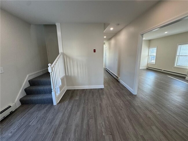 Building Photo - 14 Tillinghast Ave