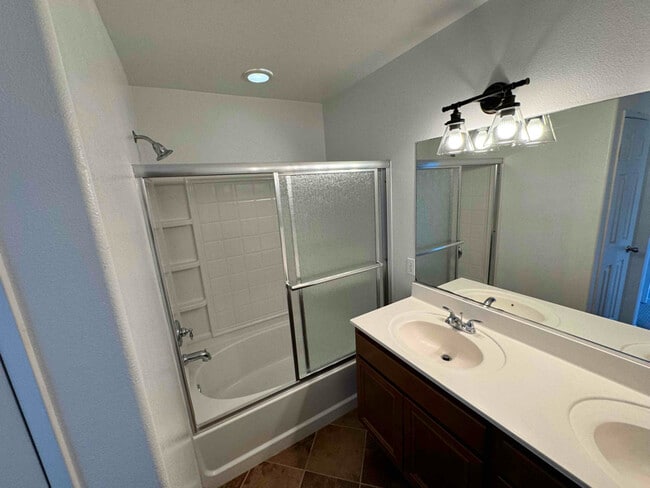 Building Photo - 16916 Hutchins Landing