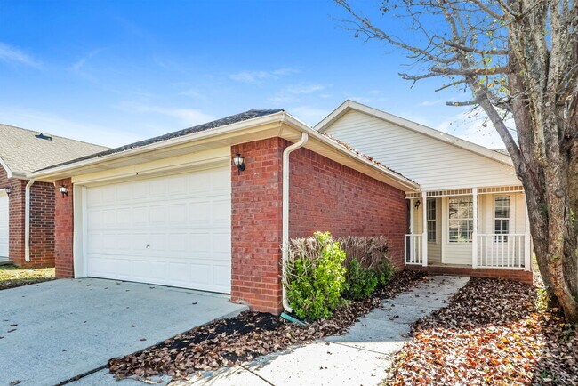 Building Photo - 605 Freedom Ct