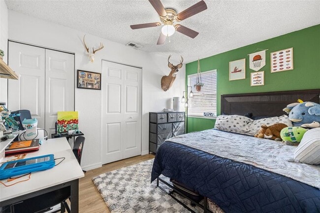 Building Photo - 245 Petrea Dr